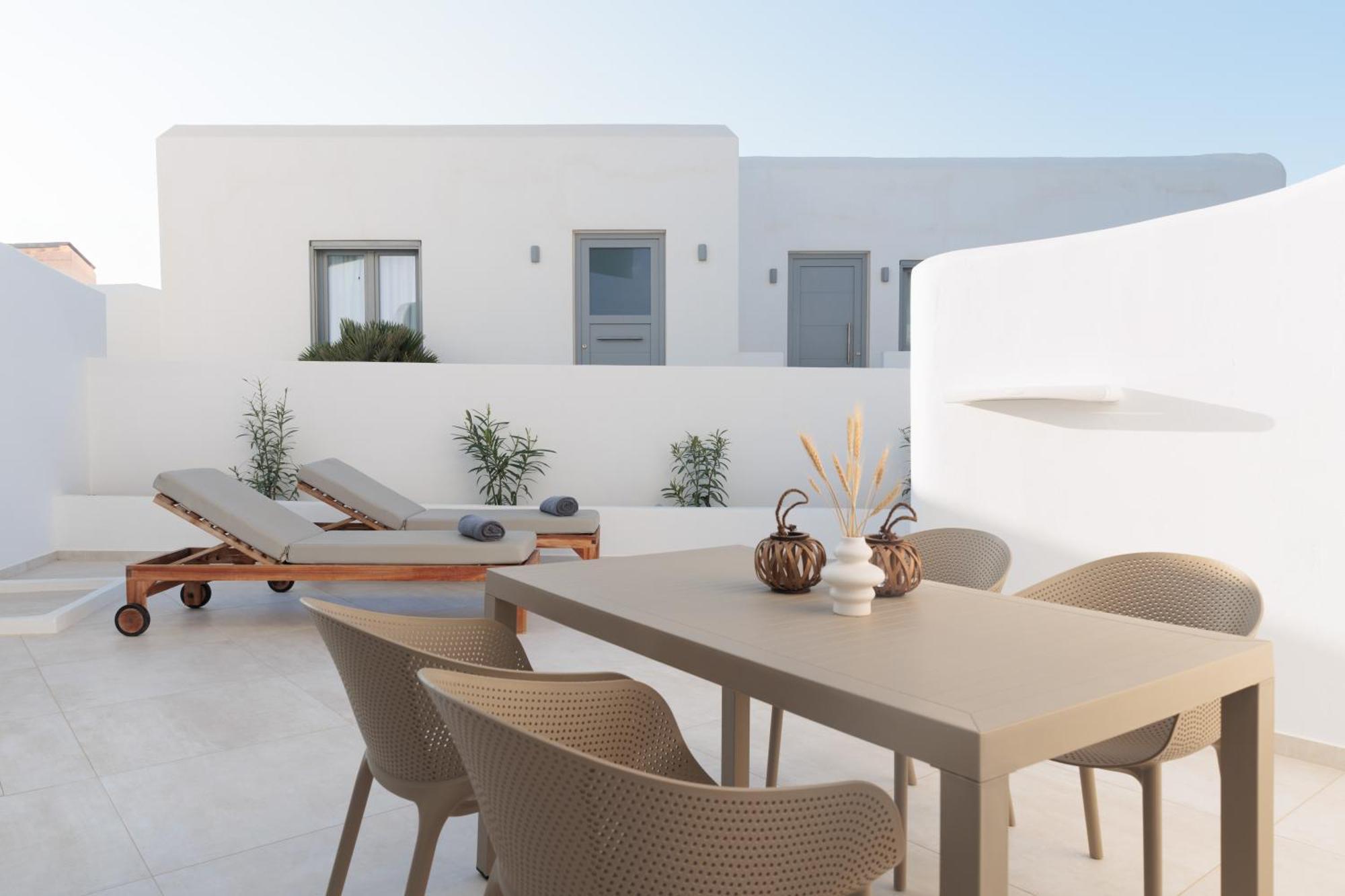Seanfinity Beachfront Suites Mikri Vigla Eksteriør bilde