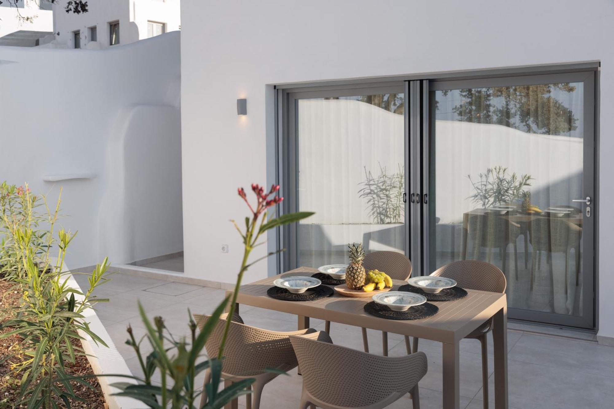 Seanfinity Beachfront Suites Mikri Vigla Rom bilde