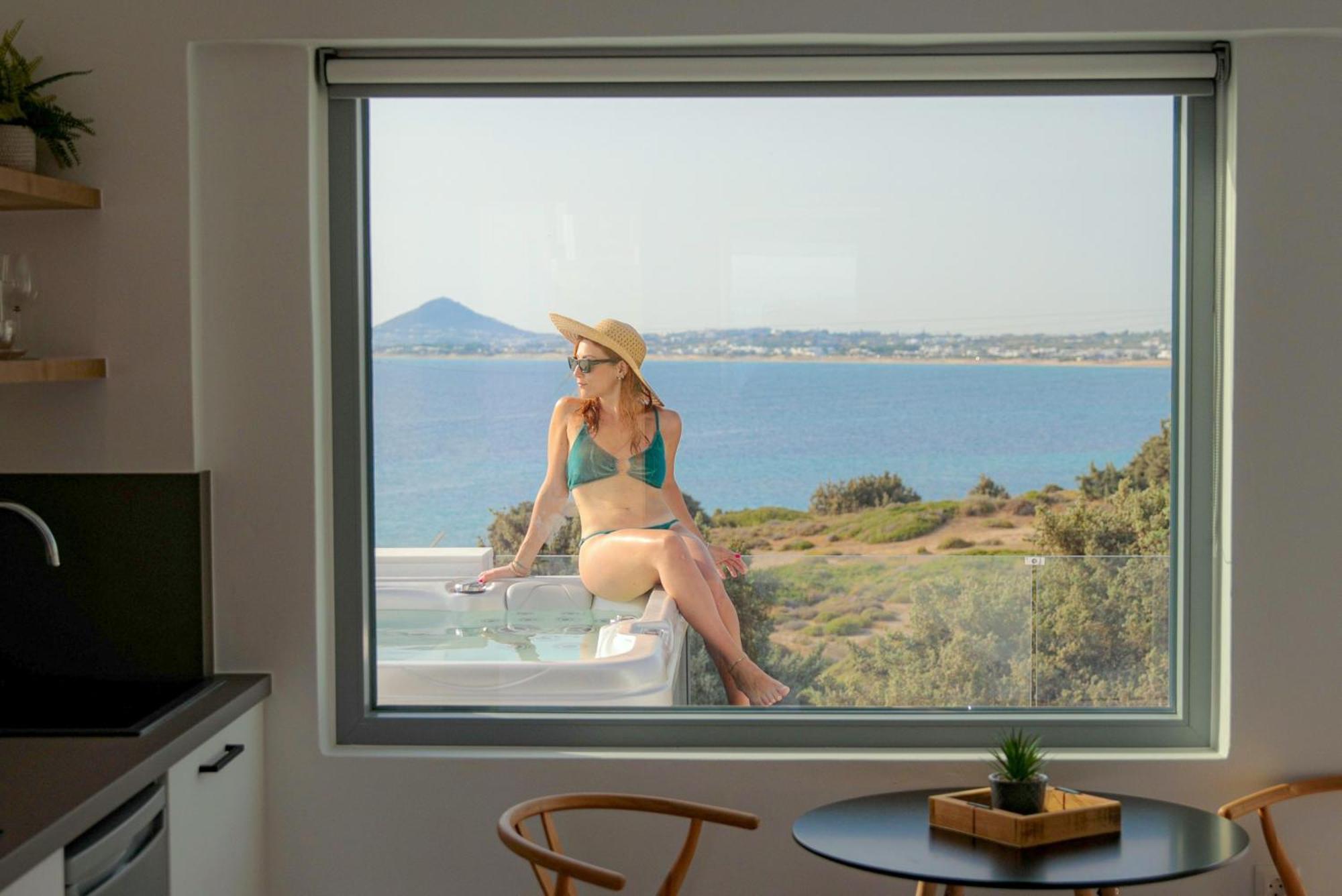 Seanfinity Beachfront Suites Mikri Vigla Eksteriør bilde