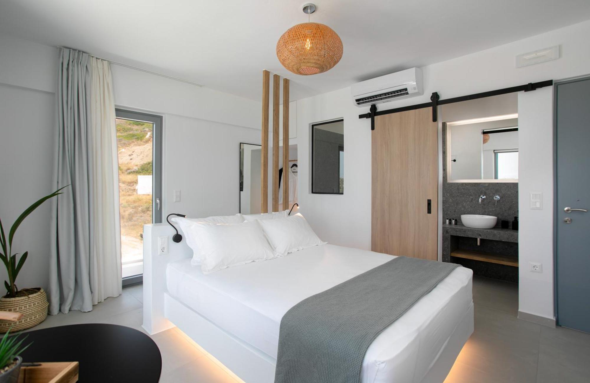 Seanfinity Beachfront Suites Mikri Vigla Rom bilde